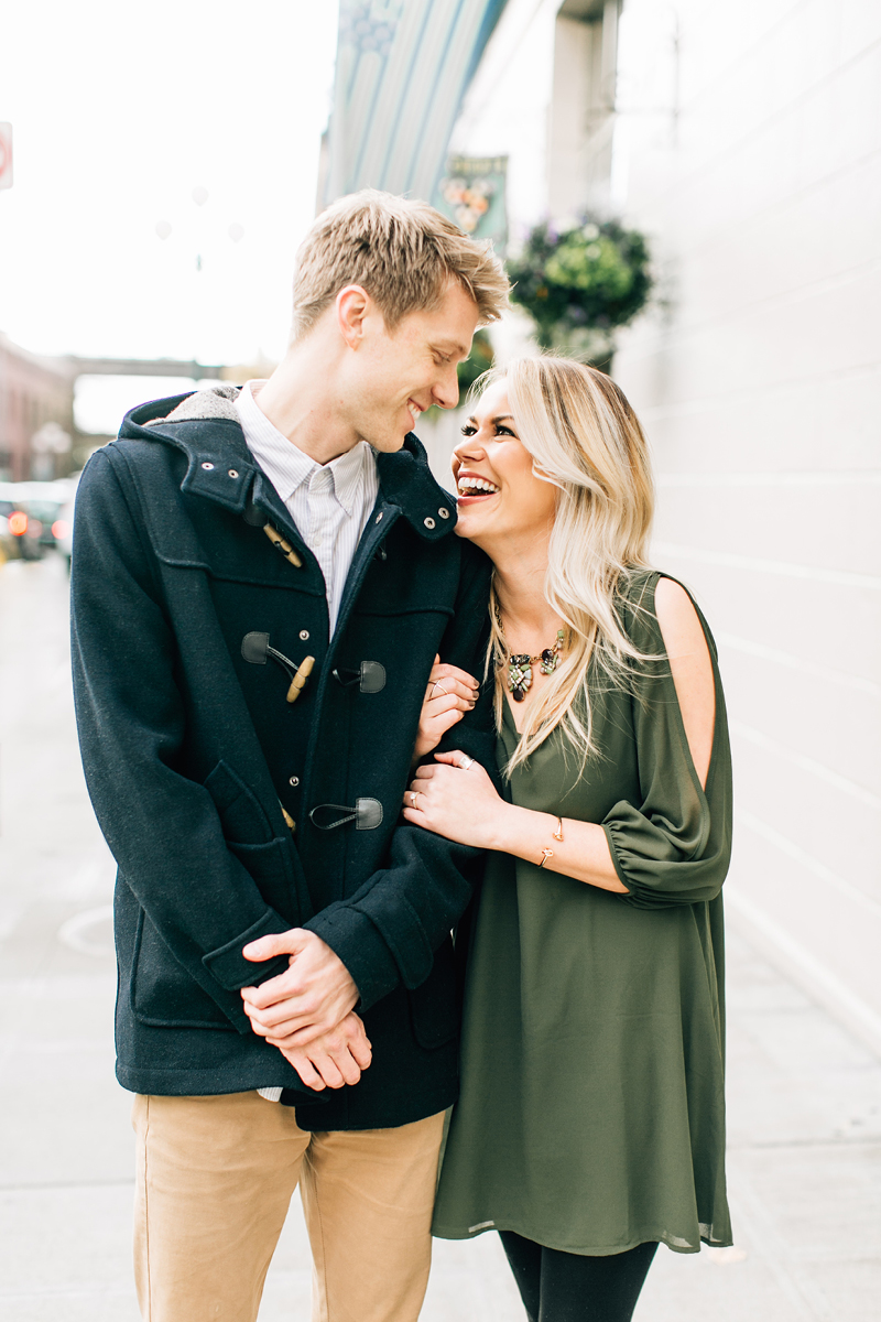 Downtown Seattle Engagement Pictures3